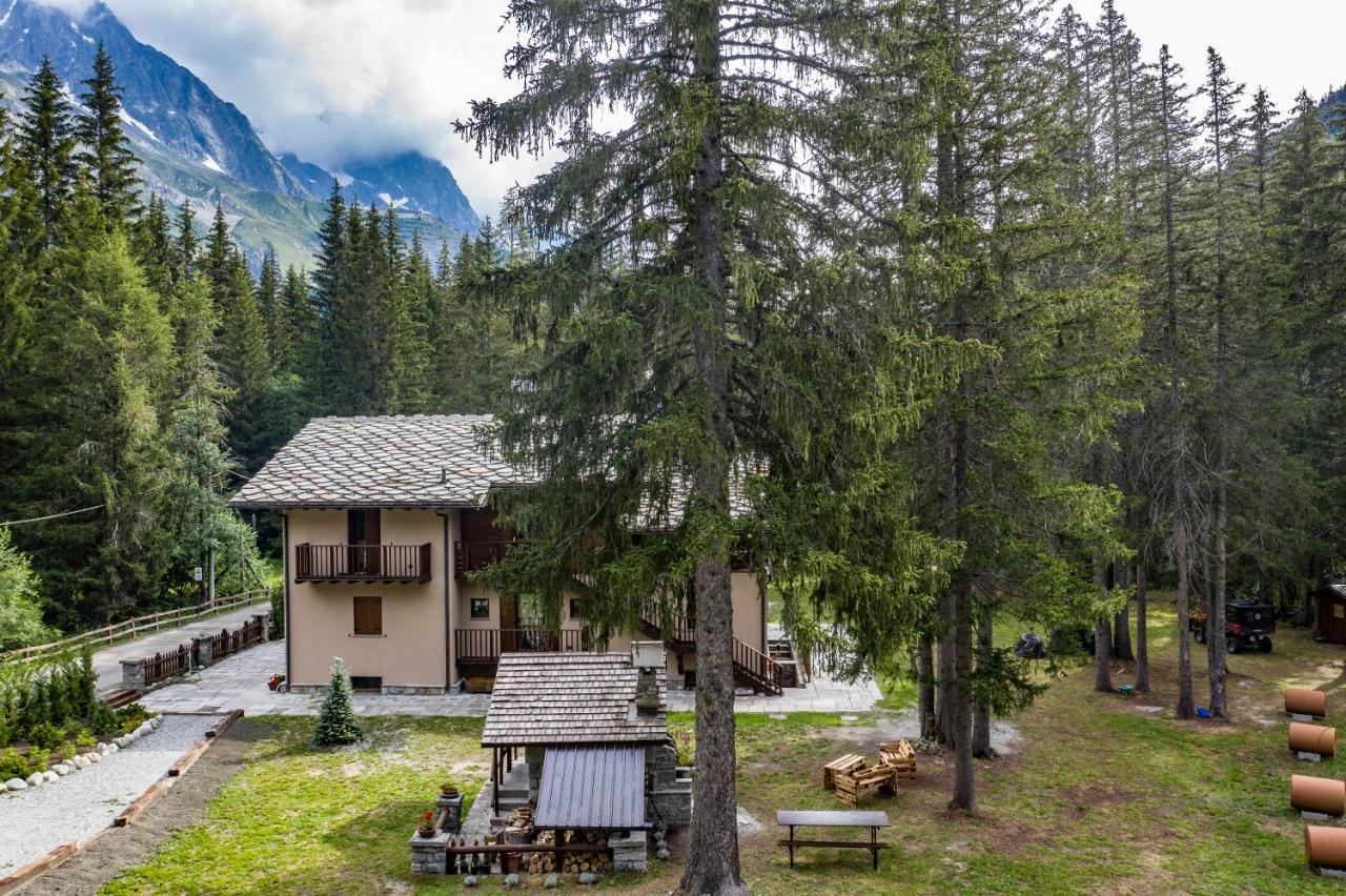 Wildhomes Wild Wolf Lodge Courmayeur Eksteriør billede