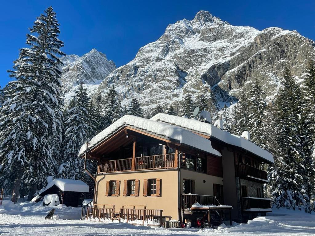 Wildhomes Wild Wolf Lodge Courmayeur Eksteriør billede