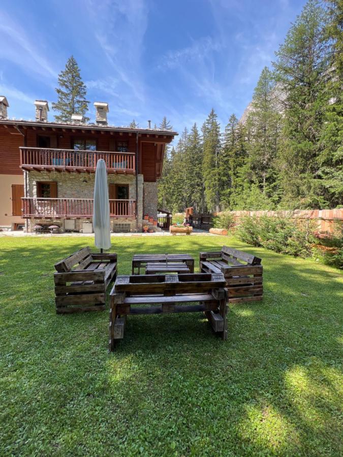 Wildhomes Wild Wolf Lodge Courmayeur Eksteriør billede